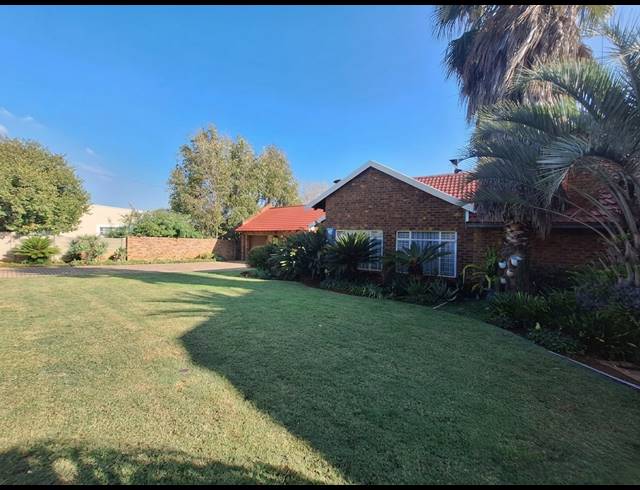 4 BEDROOM HOUSE FOR SALE IN JORDAAN PARK